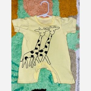 SHEIN giraffe baby romper